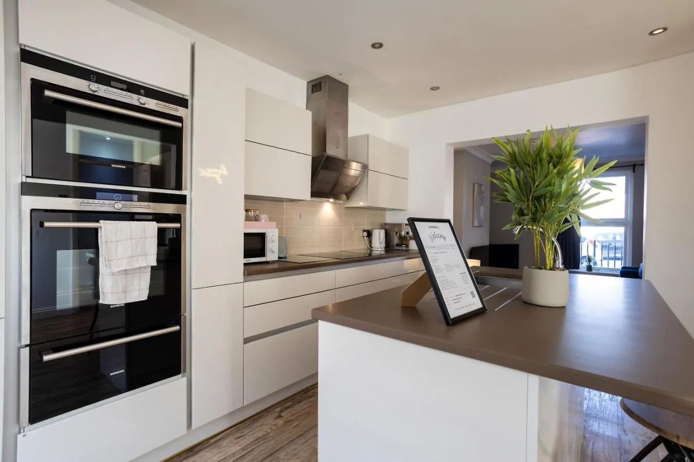 Francis Street House Central Location Cheltenham United Kingdom
